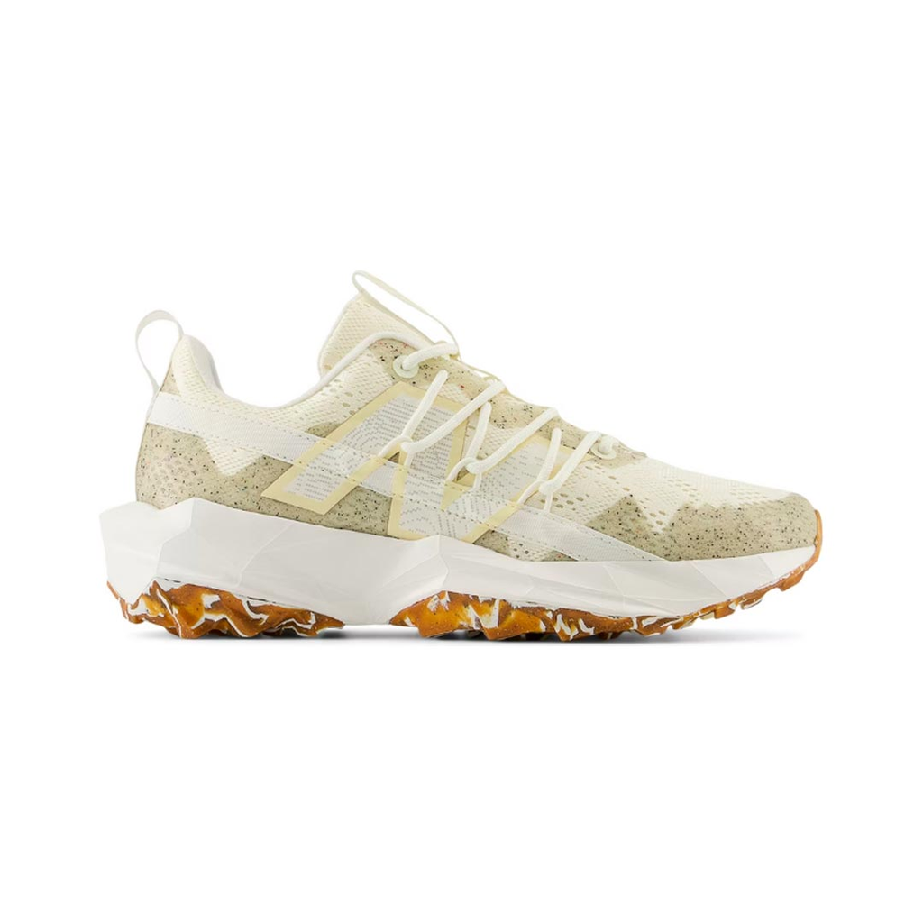 ZAPATO NEW BALANCE TEKTREL RUNNING BEIGE